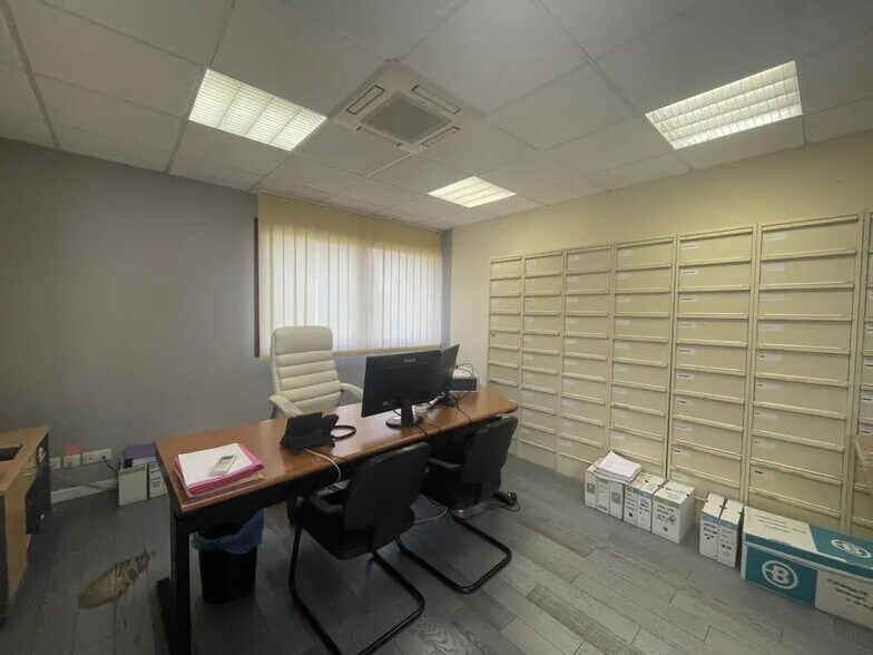 Office in Évreux for lease - Interior Photo - Image 2 of 3