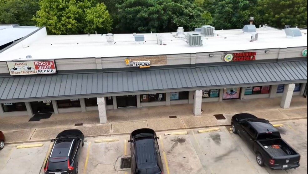 1300-1330 Round Rock Ave, Round Rock, TX for lease - Building Photo - Image 2 of 5