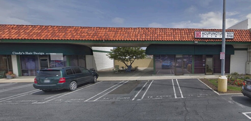 23520 Crenshaw Blvd, Torrance, CA for lease - Building Photo - Image 1 of 7