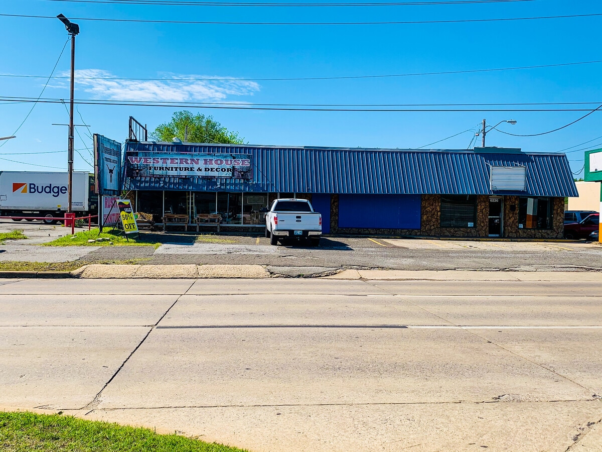 62286236 NW 39th Expy, Bethany, OK 73008