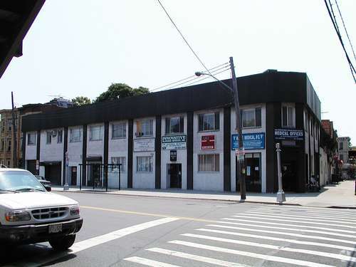 110-20 Jamaica Ave, Richmond Hill, NY for lease - Building Photo - Image 1 of 4