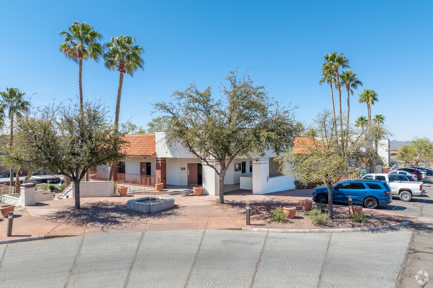 2055 W Hospital Dr, Tucson, AZ for lease - Building Photo - Image 2 of 13