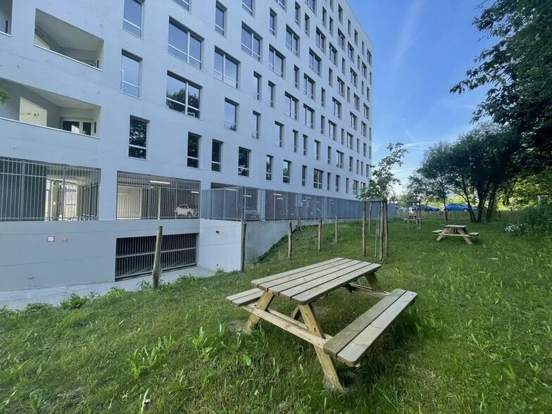 Office in Saint-Herblain for lease - Building Photo - Image 2 of 12