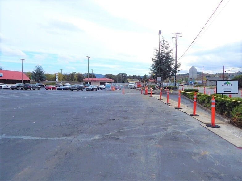 4635 Carnes Rd, Roseburg, OR for lease - Building Photo - Image 2 of 10