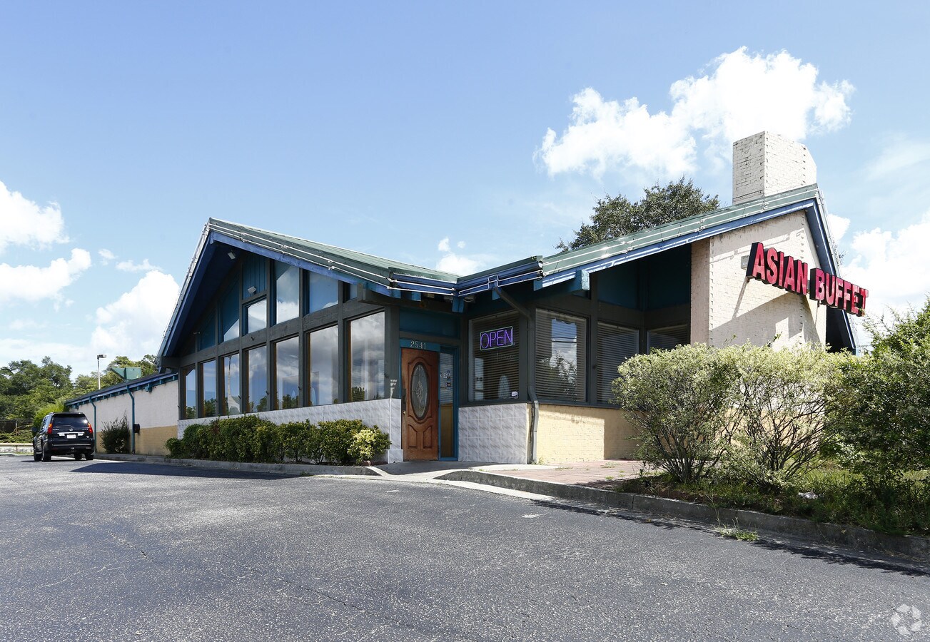 2541 Carolina Beach Rd, Wilmington, NC 28401