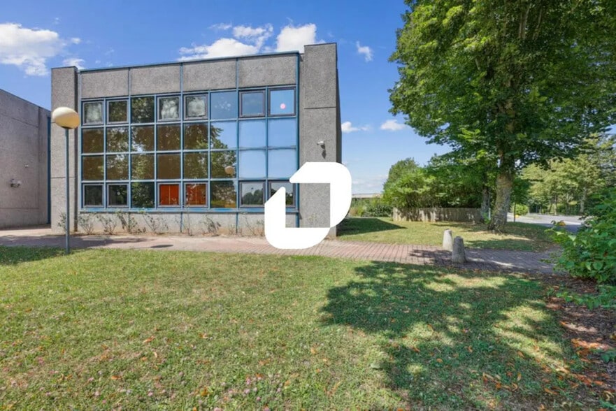 Office in Lognes for lease - Building Photo - Image 1 of 14