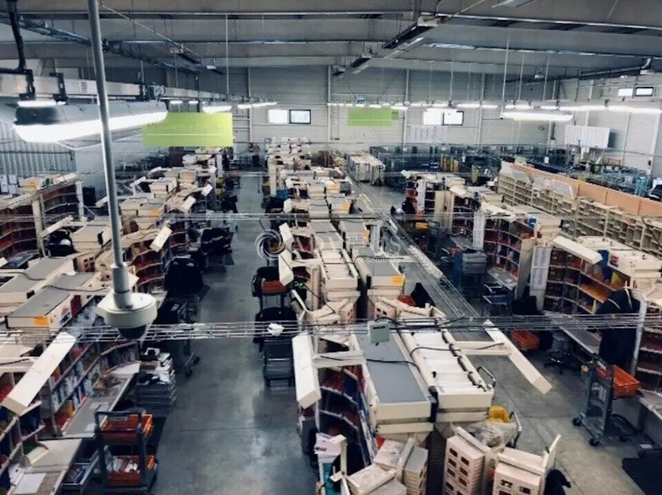 Flex in Joué-lès-Tours for lease Building Photo- Image 1 of 6