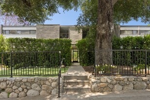 5.03% CAP & 72% Upside by Figueroa St. - Student Housing