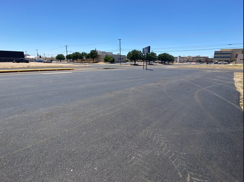 602 E 3rd St, Odessa, TX 79761 Corner lot