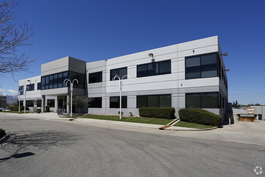 6899 Winchester Cir, Boulder, CO for sale - Building Photo - Image 2 of 7