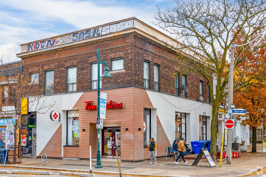 1251 Bloor St W, Toronto, ON for sale - Primary Photo - Image 1 of 1