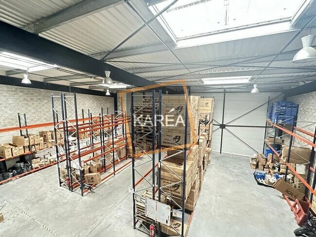 Location Local d'activités 657 m²