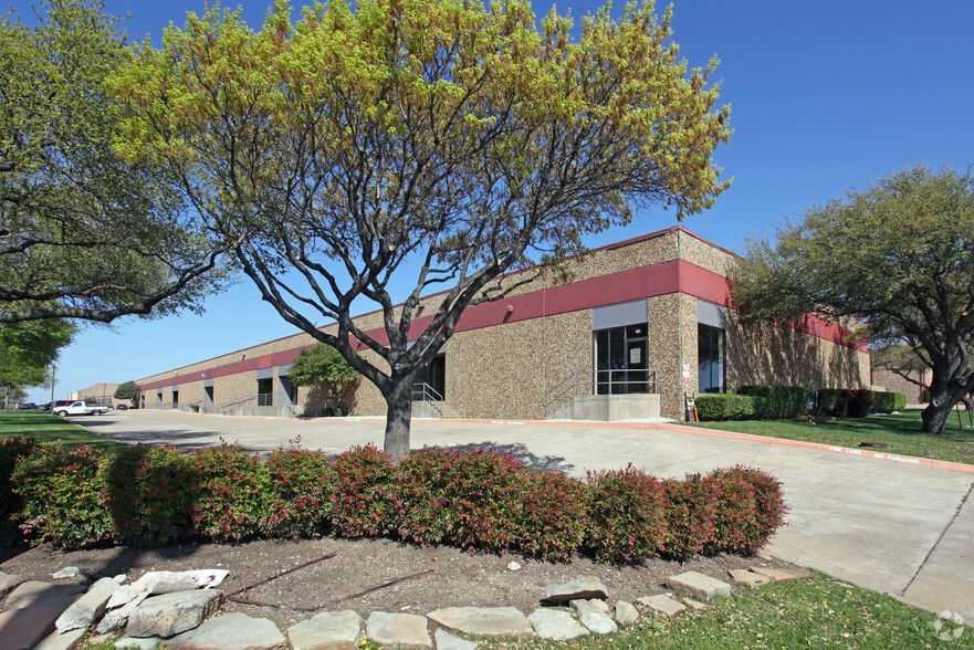 3235 Skylane Dr, Carrollton, TX for lease - Building Photo - Image 3 of 5