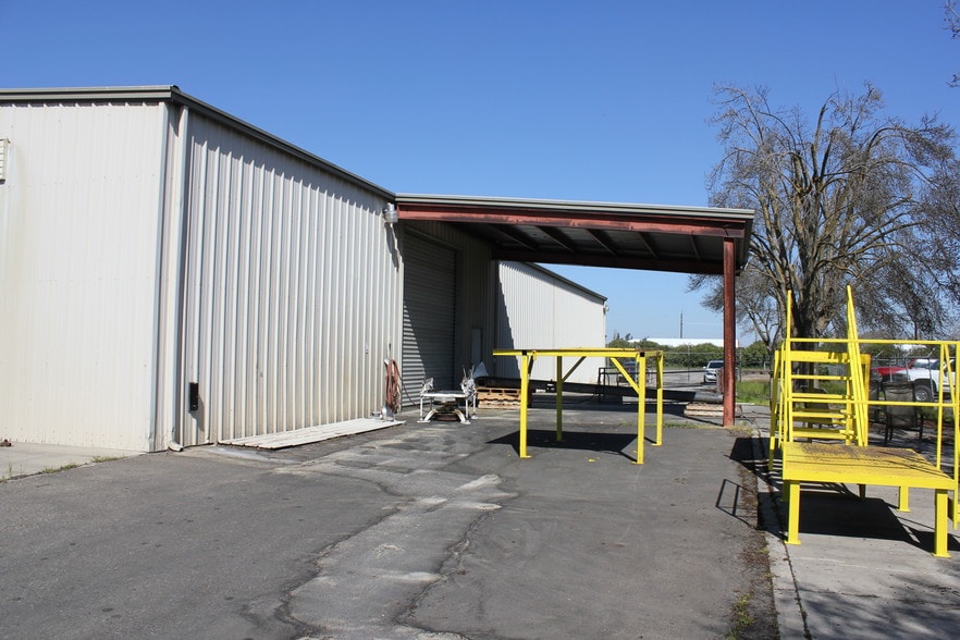 250 Commerce Ave, Atwater, CA for lease - Building Photo - Image 3 of 24