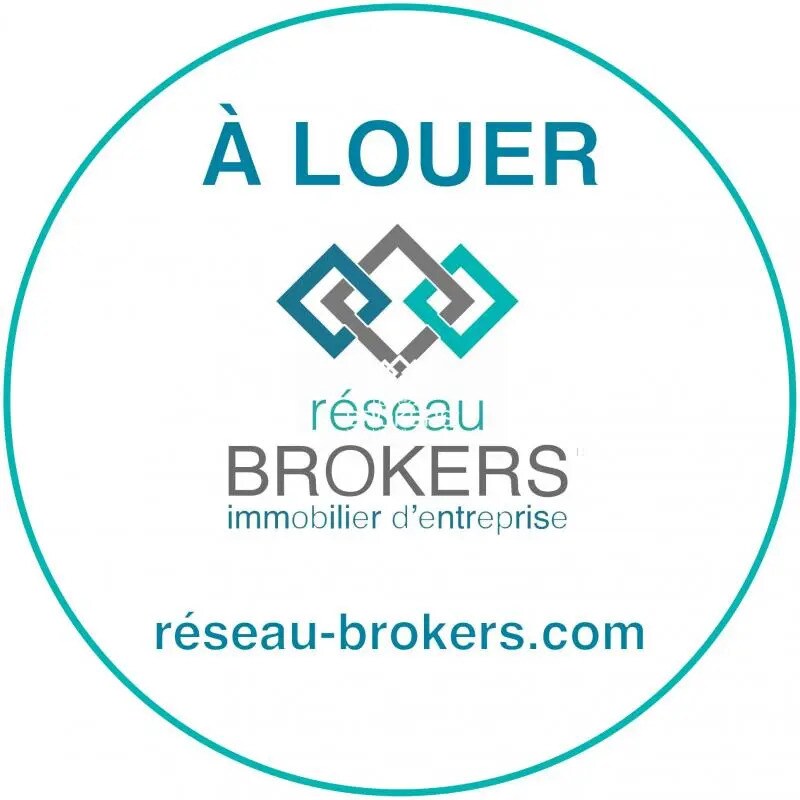 Retail in Trignac for lease Building Photo- Image 1 of 2