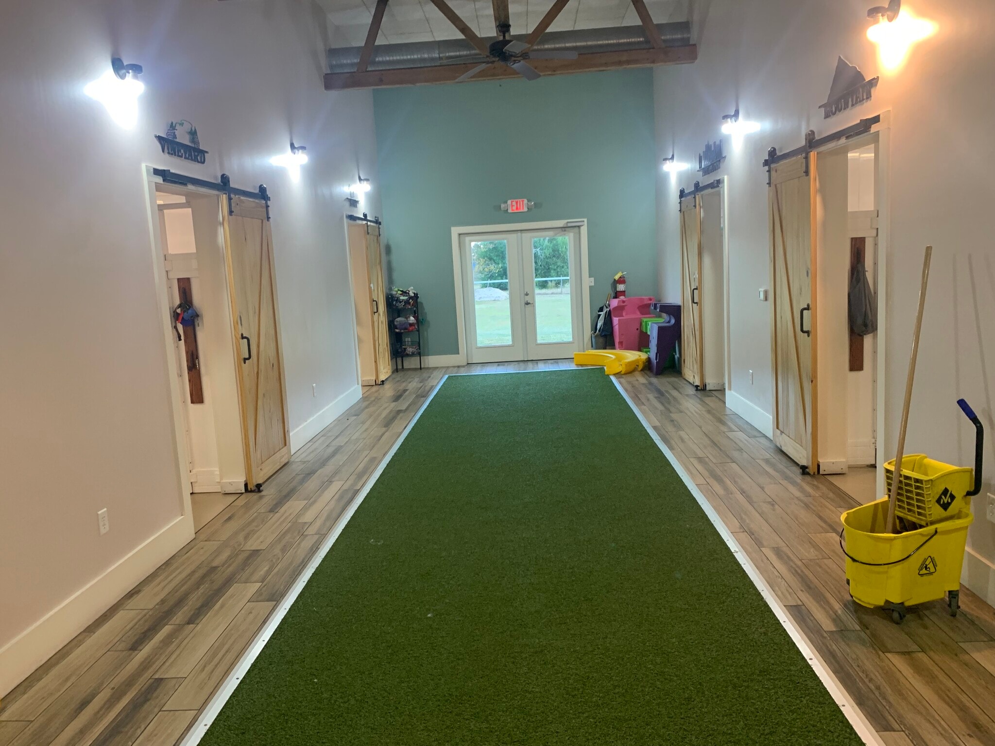 421 Ermine Rd, West Columbia, SC for sale Interior Photo- Image 1 of 6