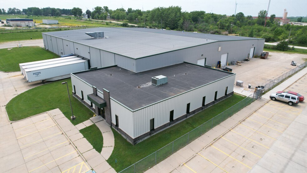 1200 11th St, Charles City, IA for sale - Primary Photo - Image 1 of 1