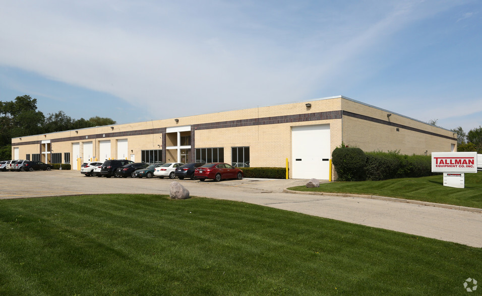 656-674 County Line Rd, Bensenville, IL for lease - Primary Photo - Image 1 of 4