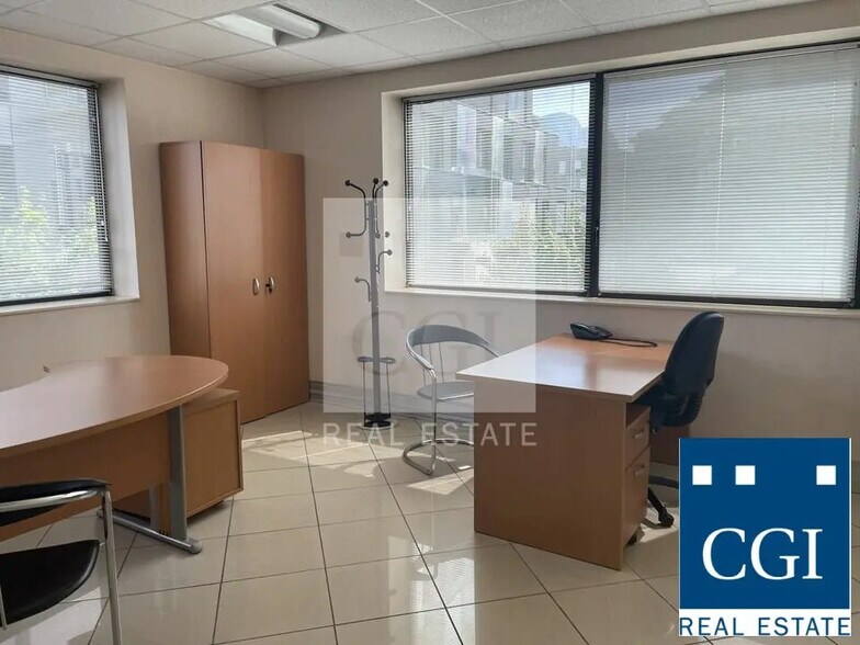 Office in Chambéry for lease - Interior Photo - Image 3 of 5