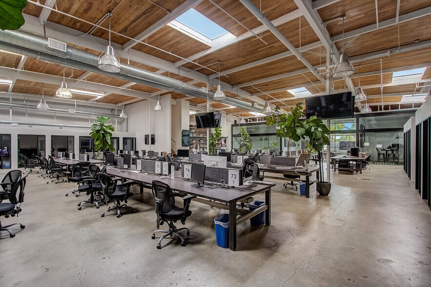 589-595 N Venice Blvd, Venice, CA for sale - Interior Photo - Image 3 of 19