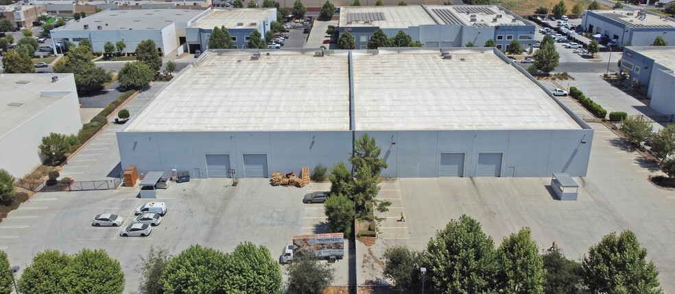 29395 Hunco Way, Lake Elsinore, CA for lease - Building Photo - Image 2 of 3