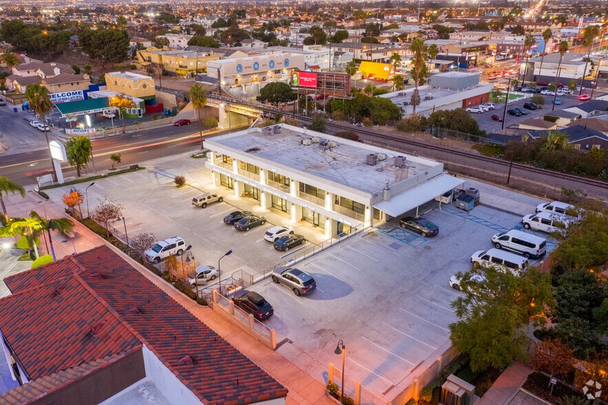 2772 Artesia Blvd, Redondo Beach, CA for lease - Building Photo - Image 3 of 4