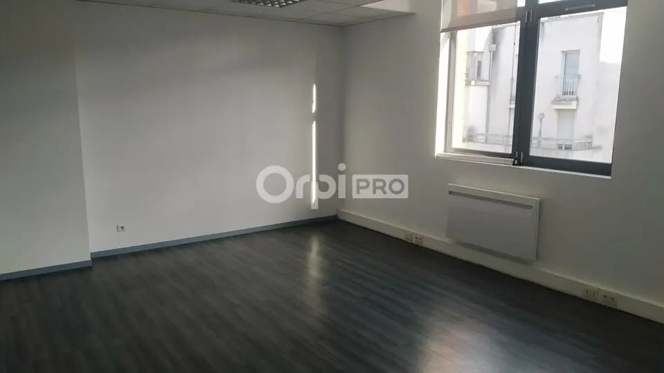 Office in Reims for lease - Interior Photo - Image 1 of 5