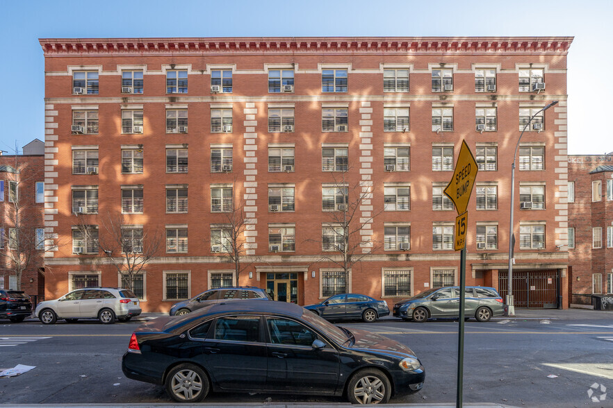 553-569 Marcy Ave, Brooklyn, NY for lease - Building Photo - Image 2 of 7