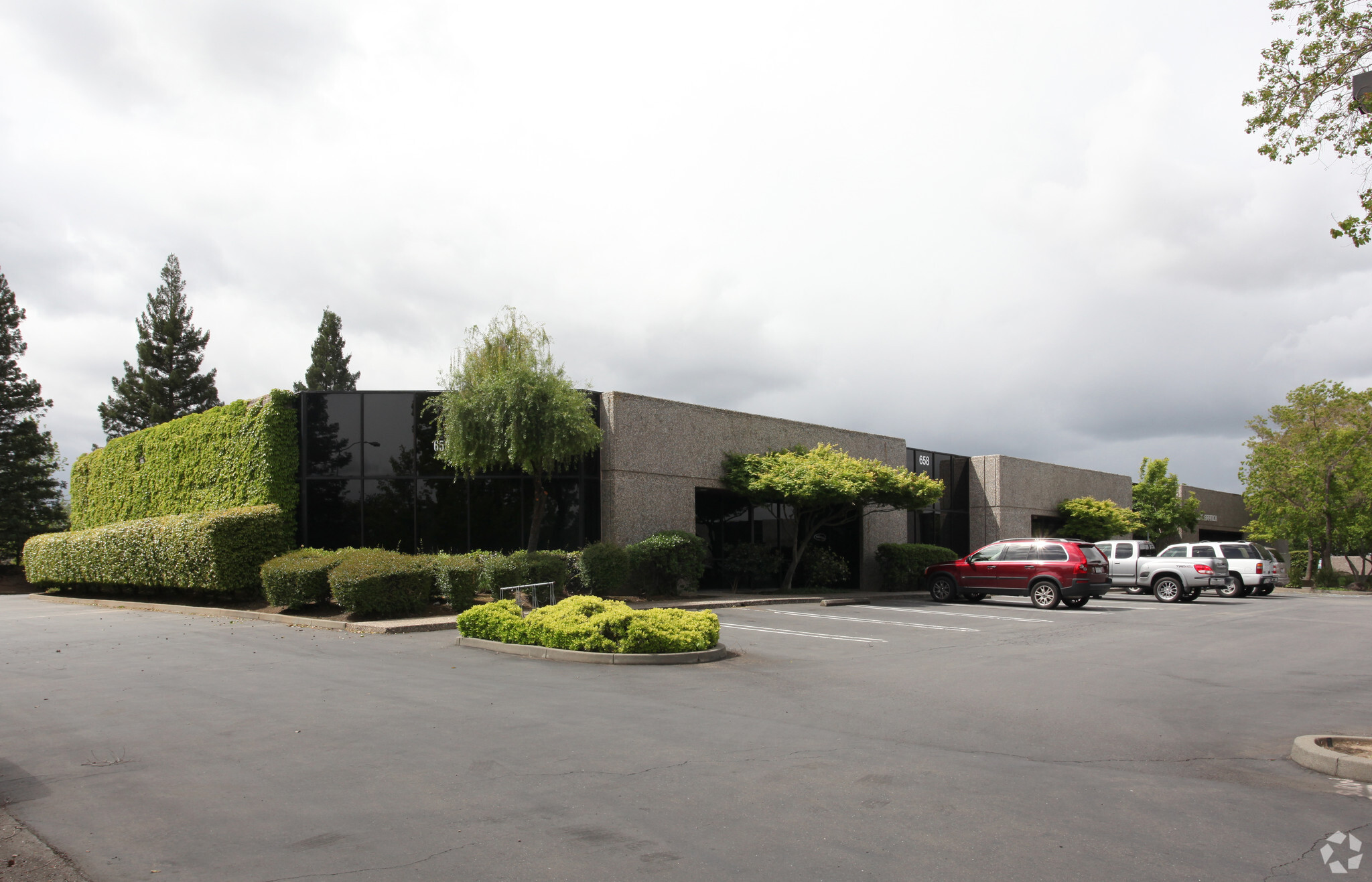658 Commerce Dr, Roseville, CA for lease Primary Photo- Image 1 of 6
