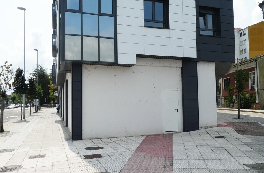 Calle Alejandro Casona, 48, Oviedo, Asturias for lease - Building Photo - Image 2 of 26