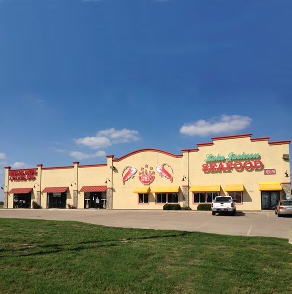 1610-1616 W Main St, Gun Barrel City, TX for sale - Primary Photo - Image 1 of 1