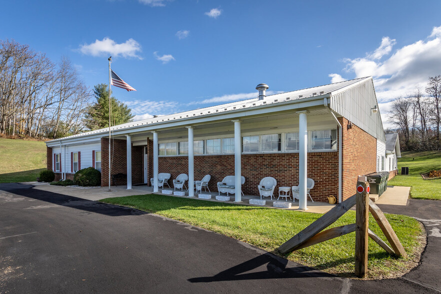 8 Rainbow Ln, Waynesboro, VA for sale - Building Photo - Image 2 of 74