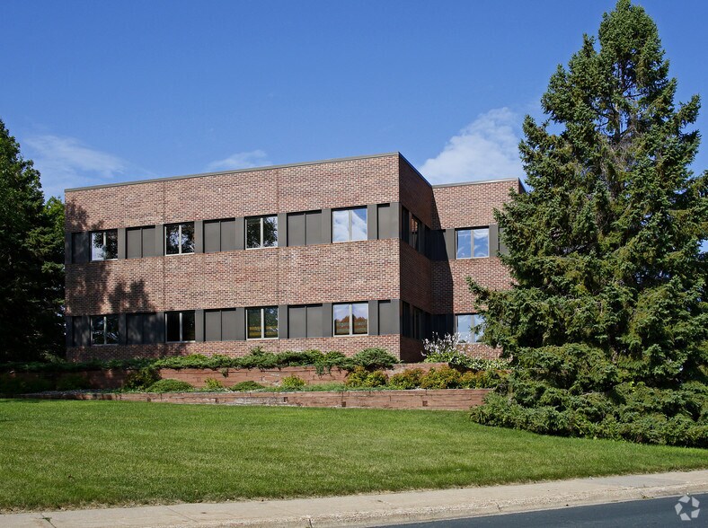 1303 S Frontage Rd, Hastings, MN for sale - Primary Photo - Image 1 of 1