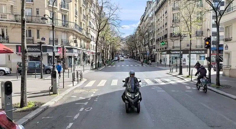 Retail in Paris for lease Building Photo- Image 1 of 5