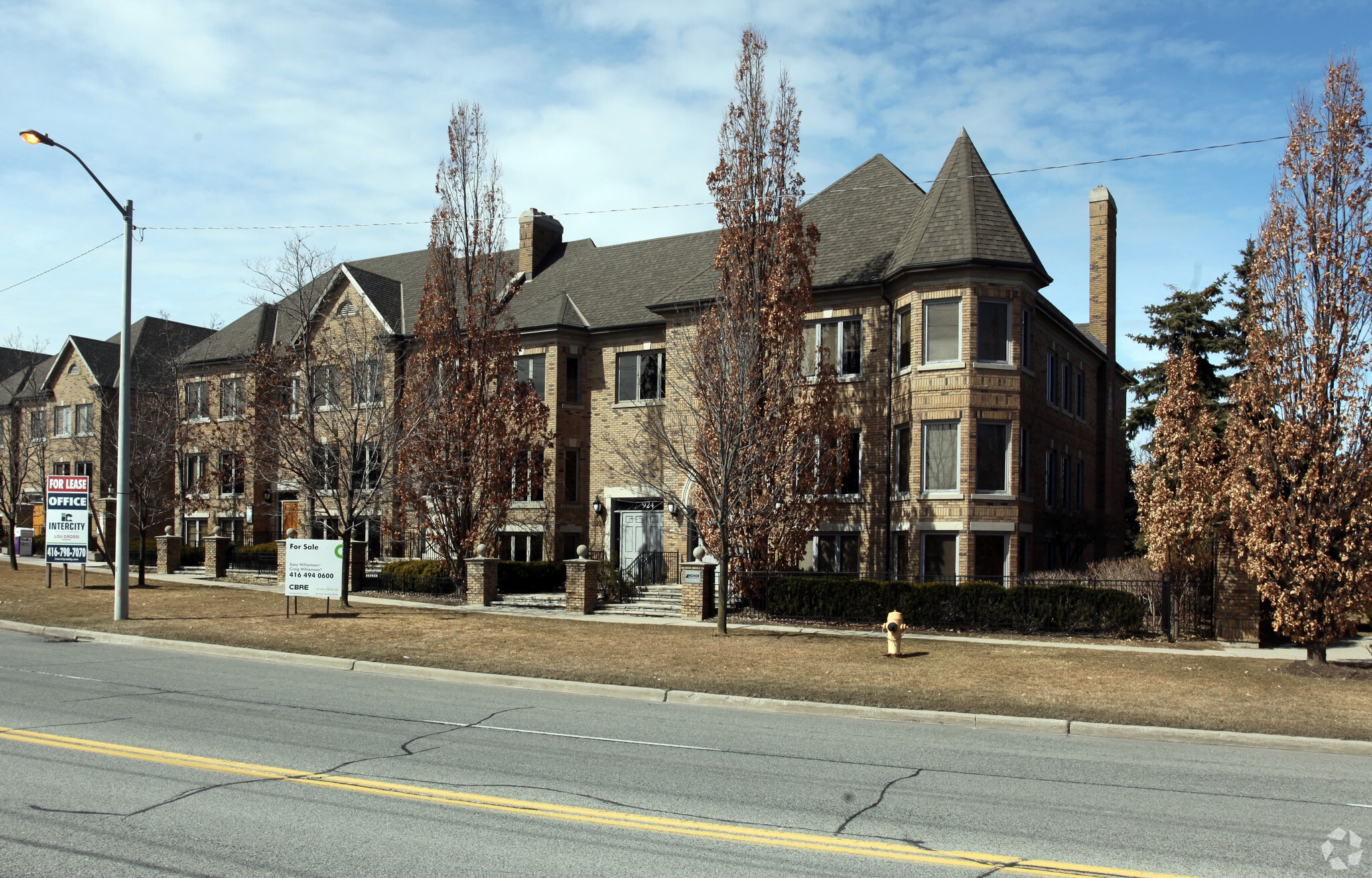920-926 The East Mall, Toronto, ON for sale Primary Photo- Image 1 of 1