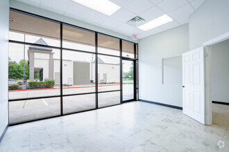 7902-7904 Broadway St, Pearland, TX for lease Interior Photo- Image 1 of 12