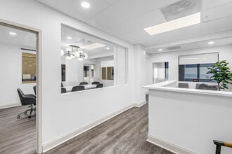 111 2nd Ave NE, Saint Petersburg, FL for lease Interior Photo- Image 2 of 25