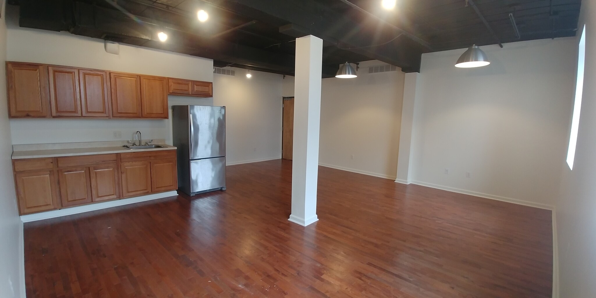 4001 Main St, Philadelphia, PA for lease Interior Photo- Image 1 of 4
