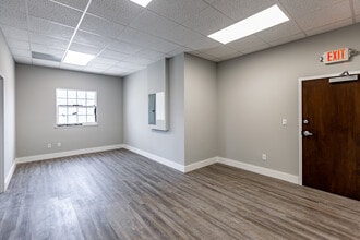 1500 E Venice Ave, Venice, FL for lease Interior Photo- Image 2 of 15
