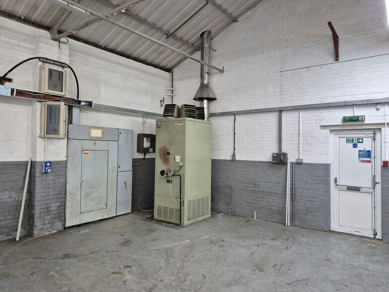 1 Wolterton Rd, Poole for lease - Building Photo - Image 2 of 8