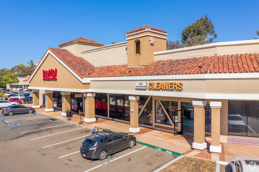 2434-2598 Vista Way, Oceanside, CA for lease - Building Photo - Image 3 of 30