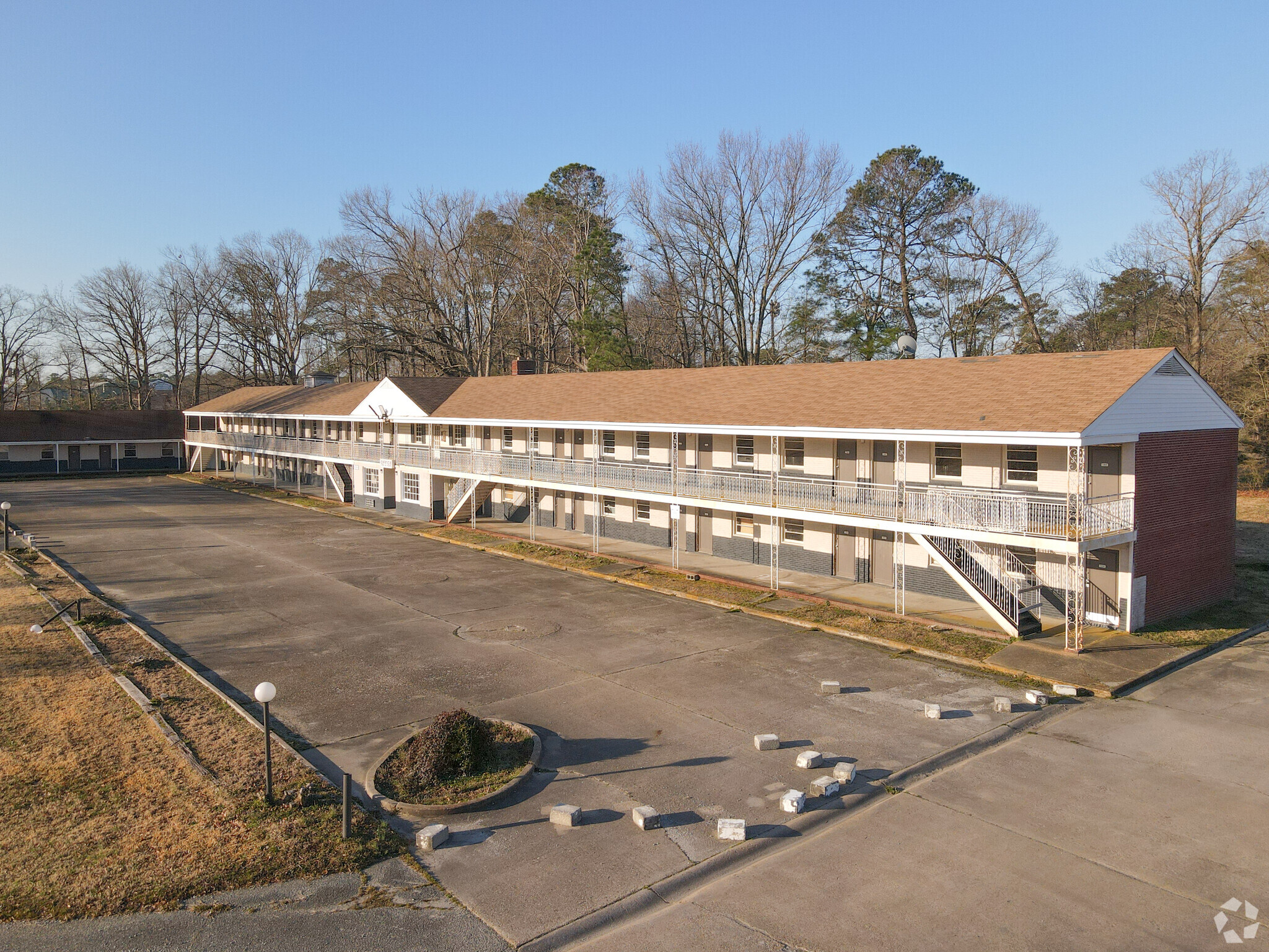 10451 Jefferson Ave, Newport News, VA for sale Primary Photo- Image 1 of 1