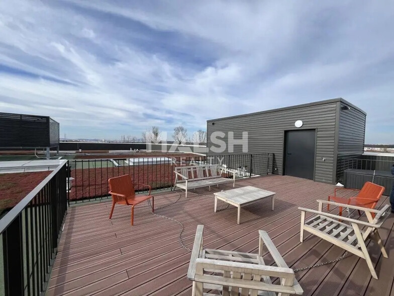 Flex in Saint-Priest for lease - Building Photo - Image 3 of 36