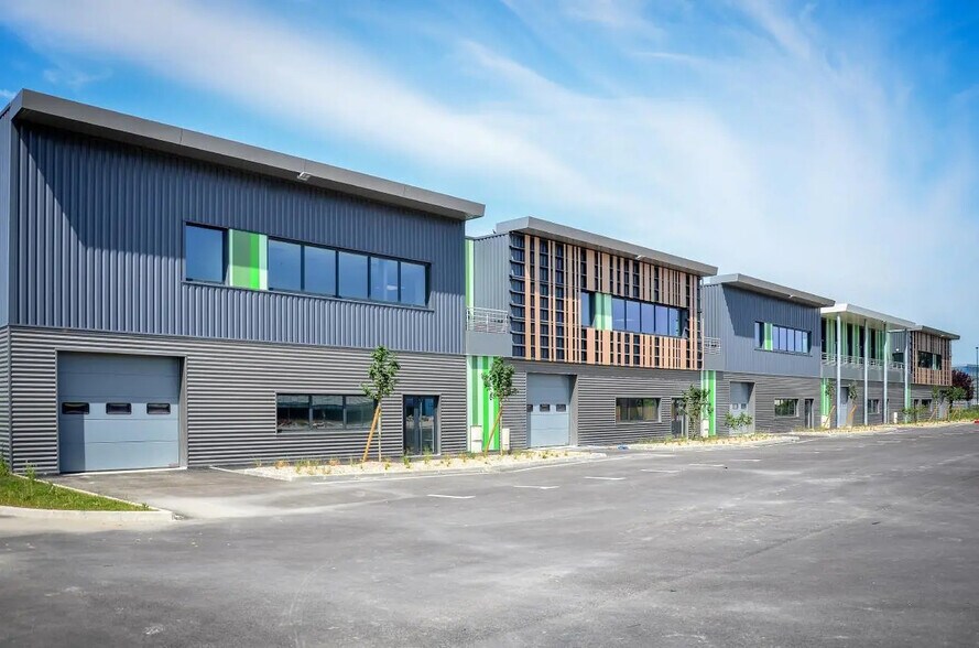 Office in Conflans-Sainte-Honorine for lease - Building Photo - Image 2 of 23