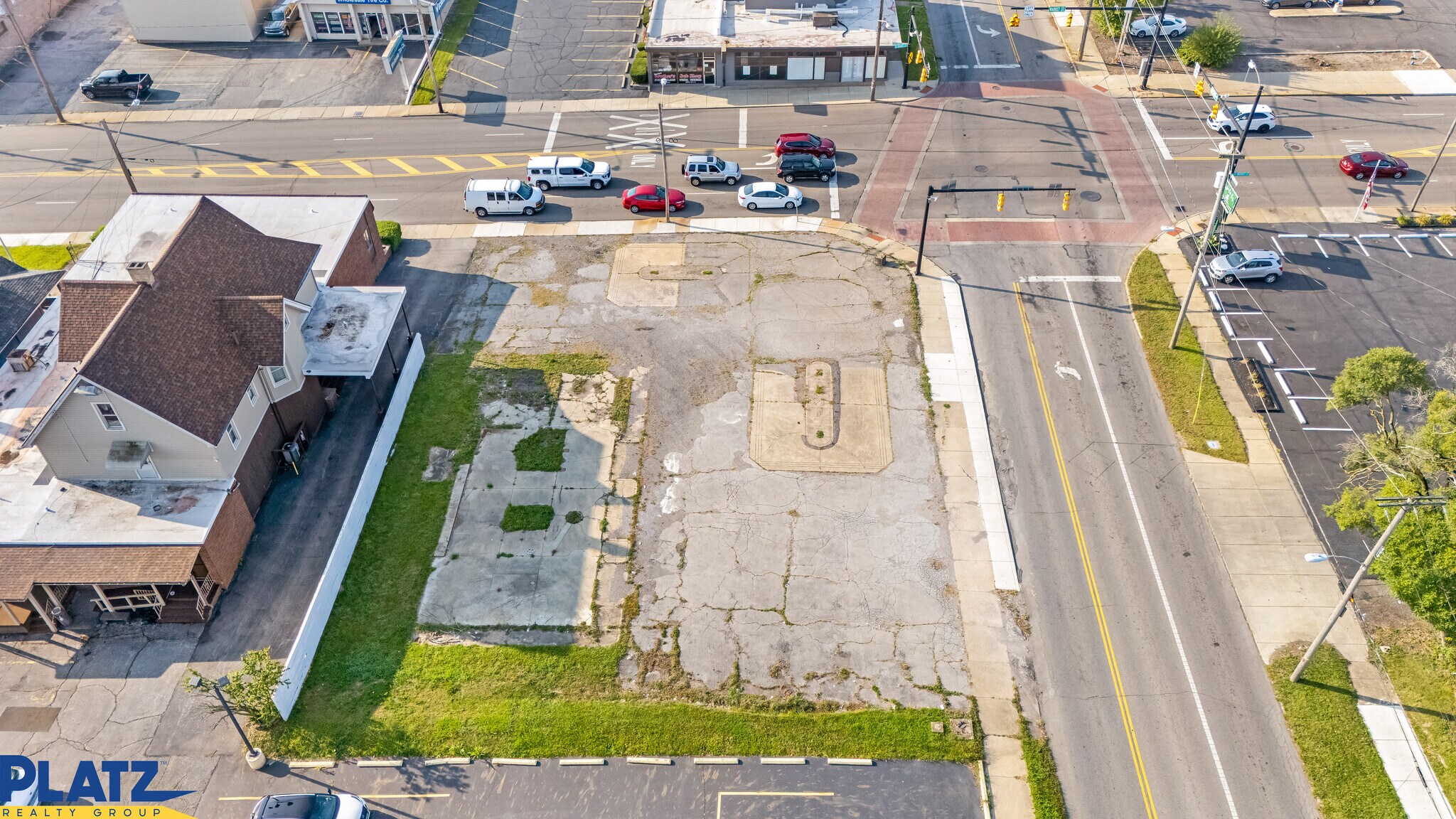 715 E Market St, Warren, OH for sale Primary Photo- Image 1 of 11