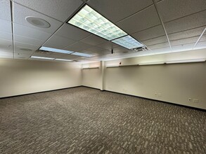 4370 W 109th St, Overland Park, KS for lease Interior Photo- Image 1 of 4
