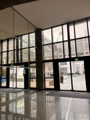 10-12 Cours Louis Lumière, Vincennes for lease - Building Photo - Image 3 of 10