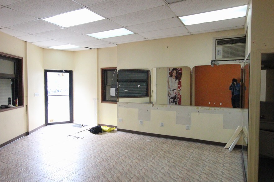 917 Onderdonk Ave, Ridgewood, NY for sale - Building Photo - Image 1 of 1