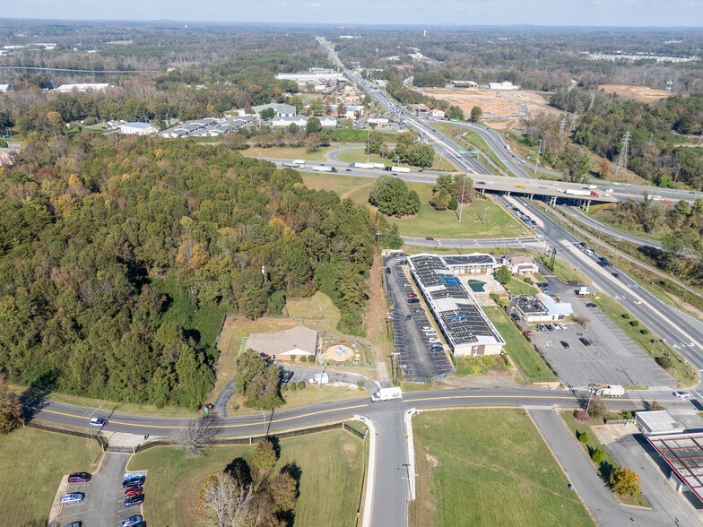 1700 N Chester St, Gastonia, NC for sale - Building Photo - Image 2 of 11