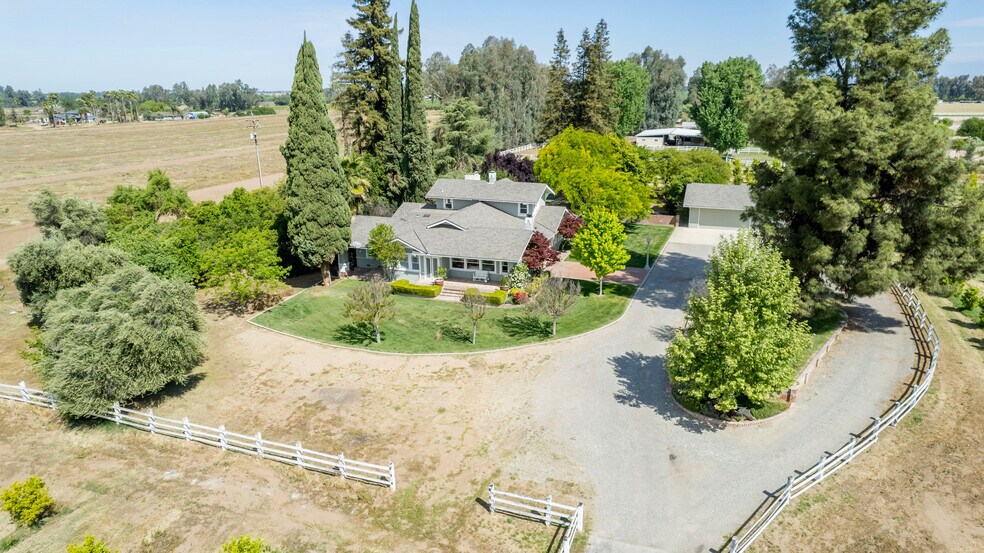 9734 E McKinley Ave, Fresno, CA 93737